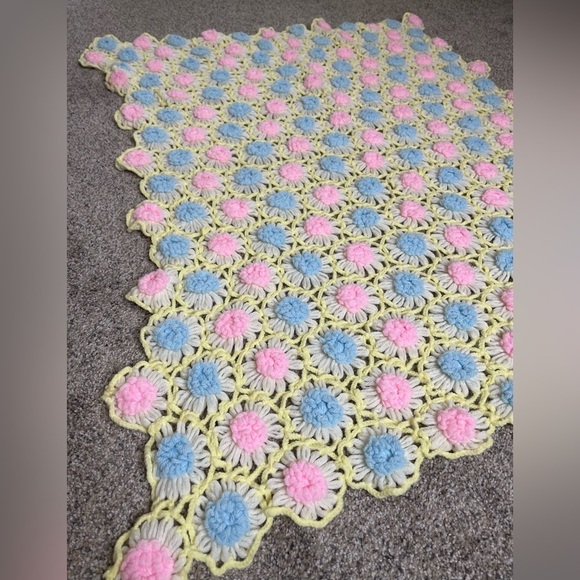 Handmade Afghan Pink Blue Pastel 3D Flowers Crochet Granny Throw Blanket 48 X 37 - Picture 1 of 5